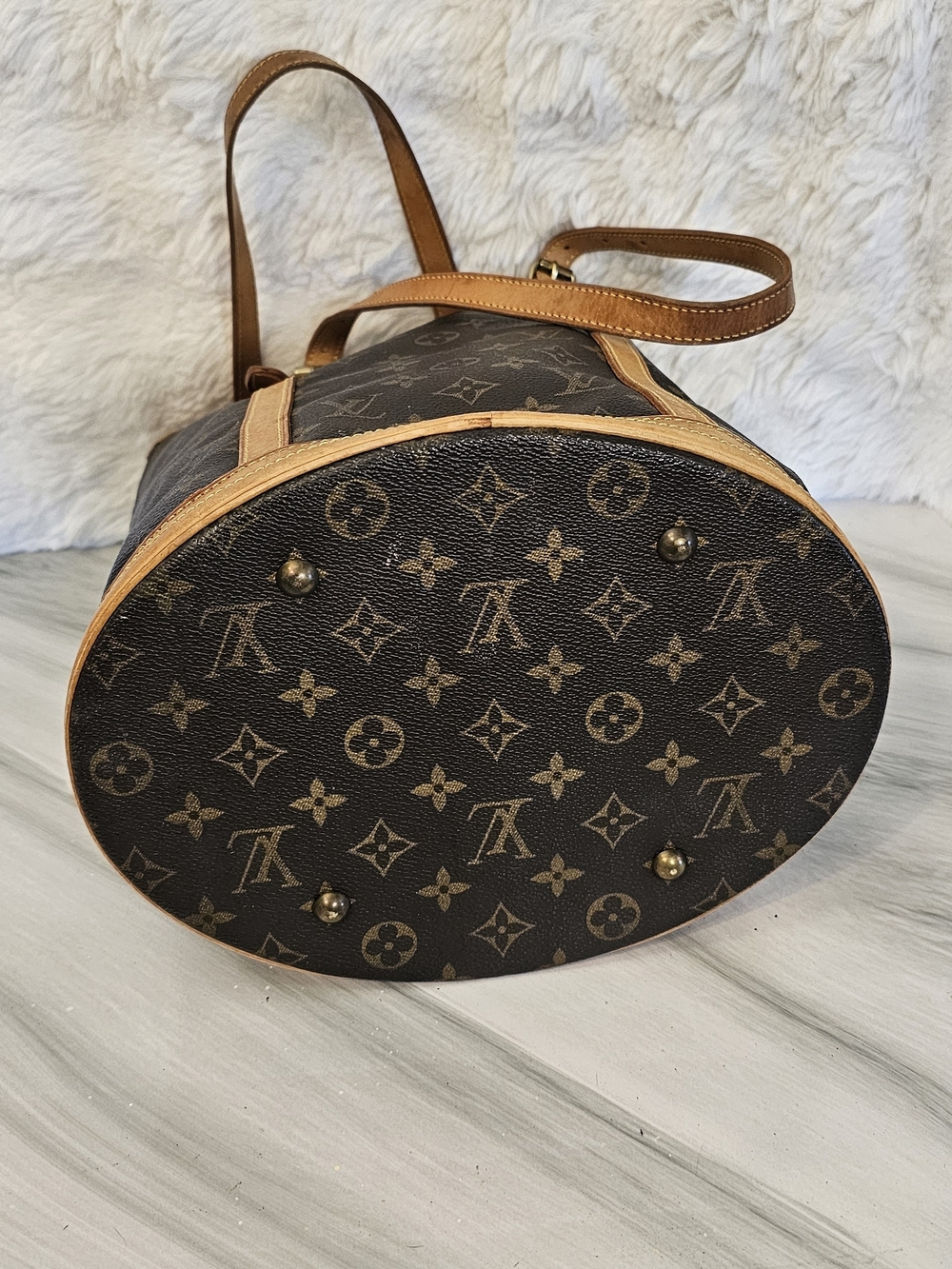 Louis Vuitton Monogram Canvas Bucket Tote in Brown and Tan - Picture 3 of 15